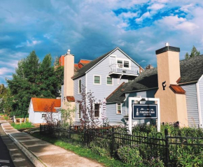 Fireside Inn & Hostel